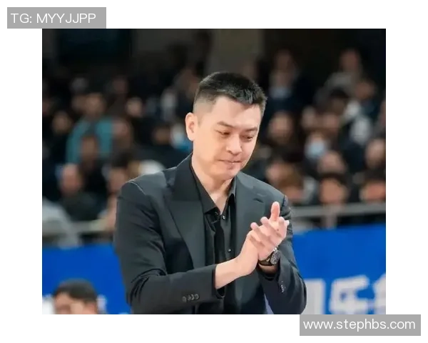 杨鸣分享解说经历感叹疲惫中收获快乐希望大家在工作中找到乐趣